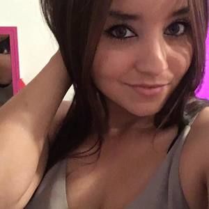 Meet your Posher, Corina