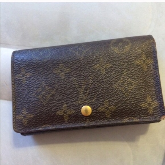 ONE HOUR SALE! 😍 Louis Vuitton wallet