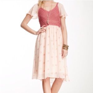 FREE PEOPLE Flowy dress w/ sleeves