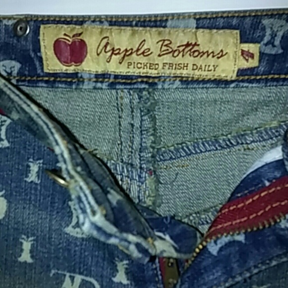 Apple Bottoms Blue Jean Capri - Picture 1 of 4