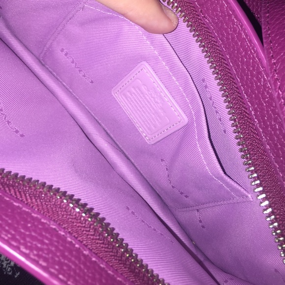 Coach over the shoulder purse - Picture 4 of 4