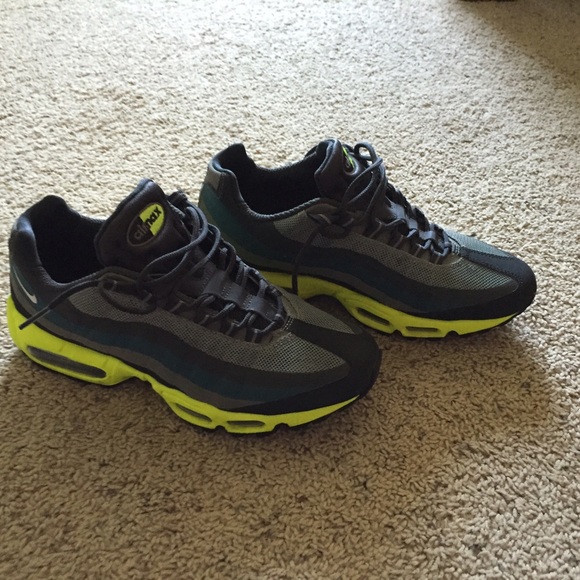 Used Mens Nike Air Max-95's