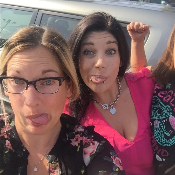 Meet your Posher, Jessica - Picture 2 of 4