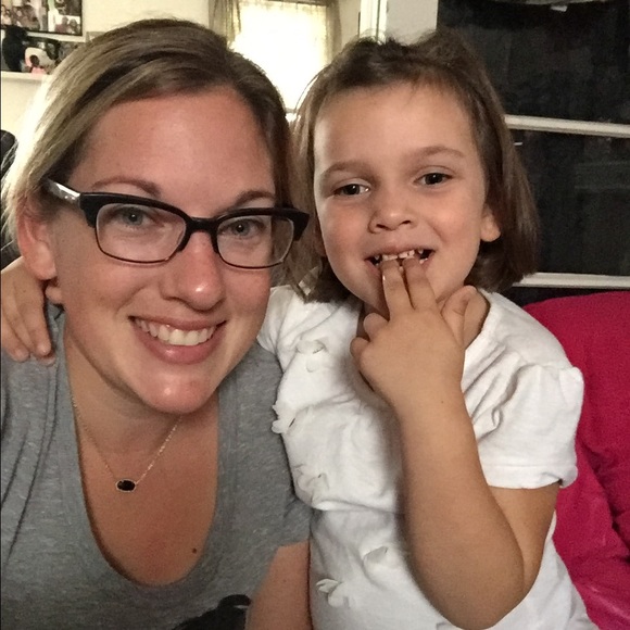 Meet your Posher, Jessica - Picture 3 of 4