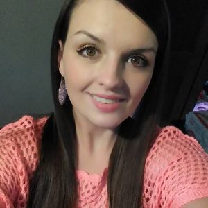 Meet your Posher, Adrianna