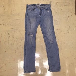 light wash hollister ripped jeans