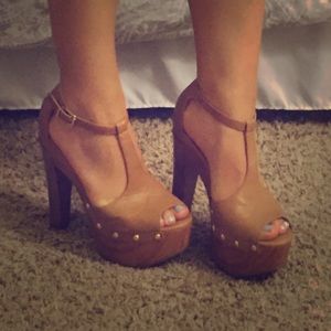 Jessica Simpson chunky platform heels