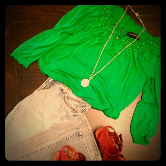 Green Top with gold detail - Picture 1 of 4