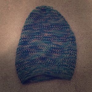 Loose knitted beanie.
