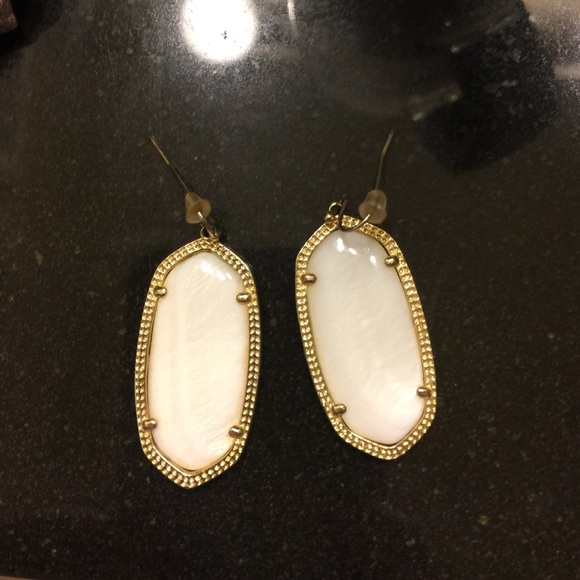Kendra Scott white and gold Elle earrings