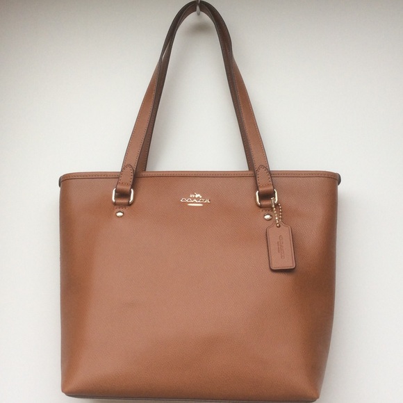 Coach Handbags - NWT 🔶 COACH Crossgrain Zip Top Tote