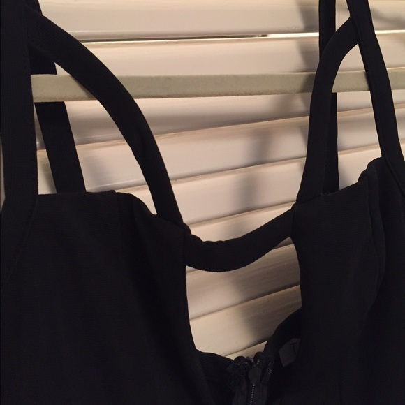 BRAND NEW TOBI DRESS!! Never worn. Bodycon cut out - Picture 3 of 4