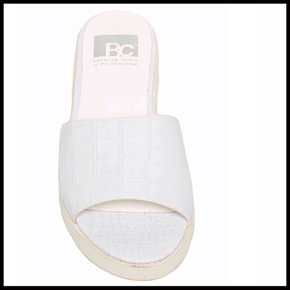 WHITE CROC EMBOSSED MULES SLIP ON SLIDES SANDALS - Picture 5 of 8