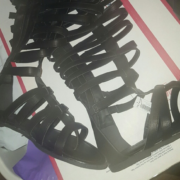 SOLD OUT TORRID TALL GLADIATOR SANDALS SZ 12 BLACK - Picture 1 of 4