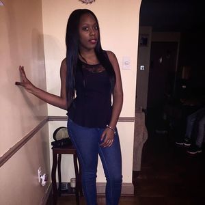 Meet your Posher, Chanel