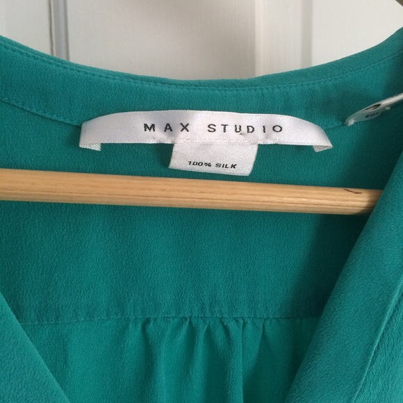 Max Studio 100% silk sleeveless top size L - Picture 2 of 4