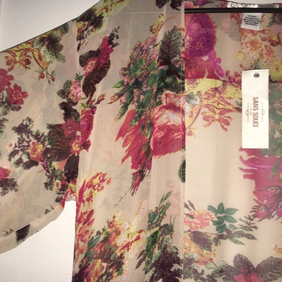 Floral Kimono 🌺🌸🌹 🙏🏾 - Picture 2 of 3