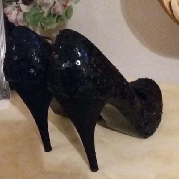 Steve Madden high heel shoes