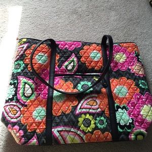 Vera Bradley Trimmed Vera Bag in Ziggy Zinnia