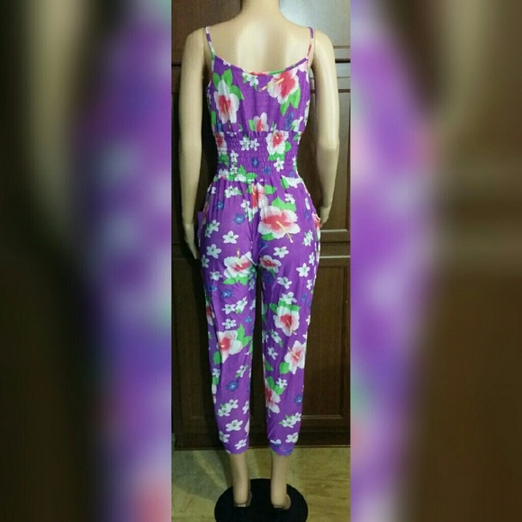 NWT FUN Floral Romper Capri - Picture 3 of 3