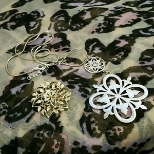 ๐ธNecklace and broach vintage pieces
