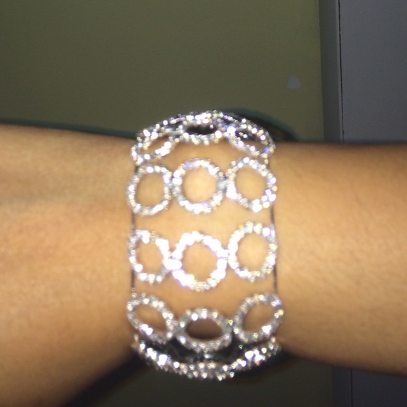 Cuff Bracelet - Picture 4 of 4