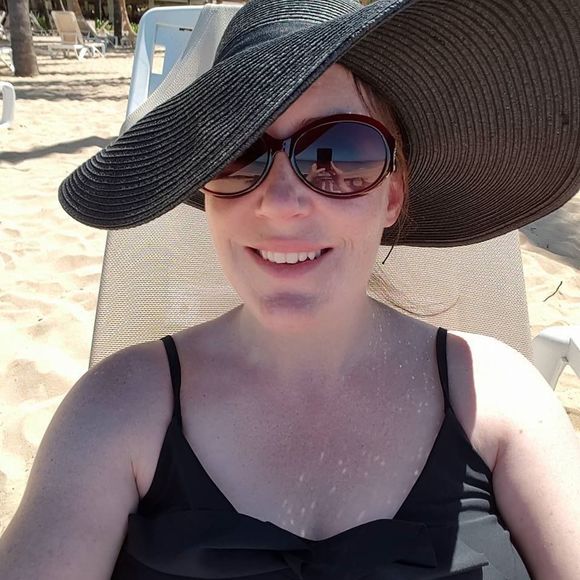 Meet your Posher, Alisa