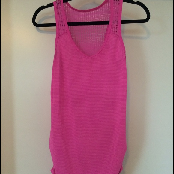 Lightweight Lululemon tank