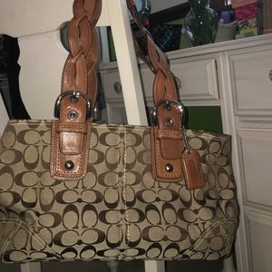 COACH HAND BAG! ( WALLET INCLUDED ) ❤️