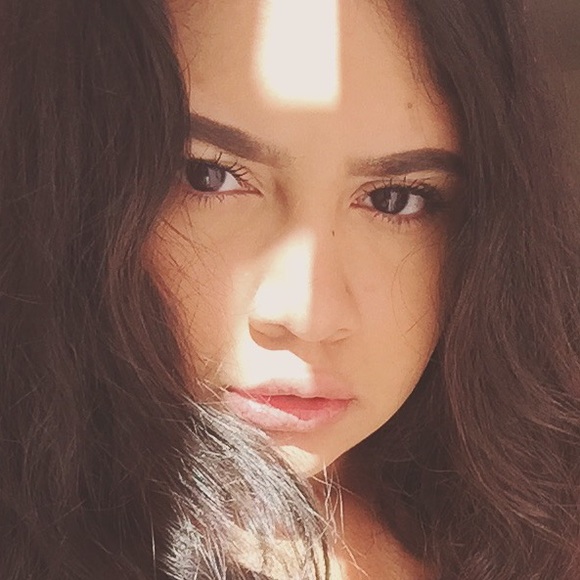 Meet your Posher, Julissa - Picture 1 of 1