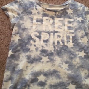 Cute blue shirt with the words "free spirit" on it