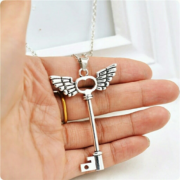 🎀NEW NECKLACE - Picture 2 of 2