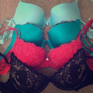 🎀🎀Victoria's Secret 34C bra bundle🎀🎀