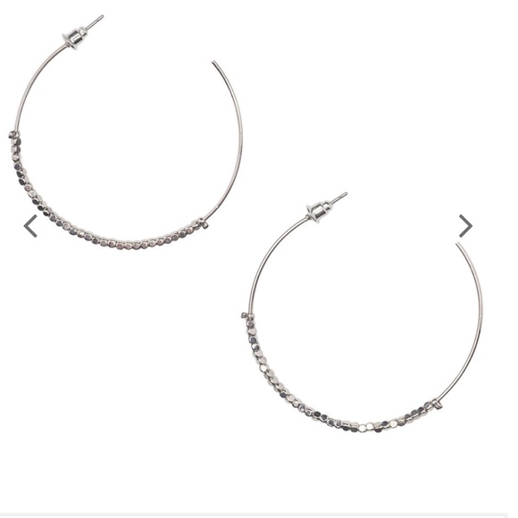 40% off!!! Victoria Emerson Earrings - Picture 1 of 3