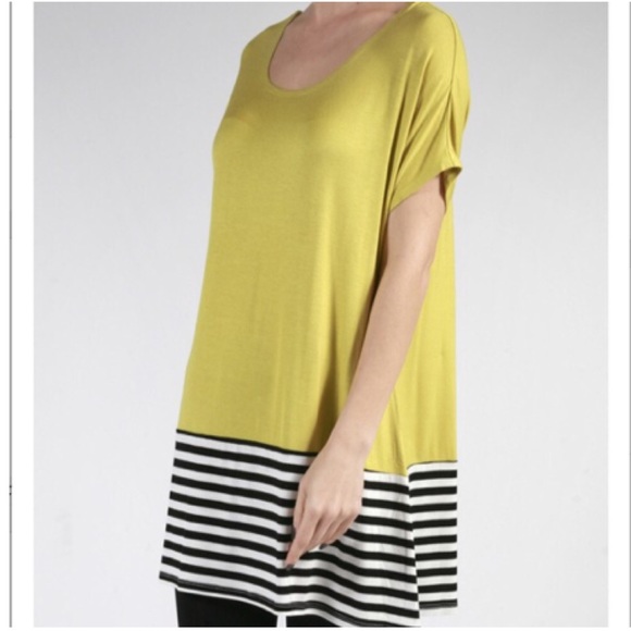 New - Short Sleeve Top - Picture 2 of 4