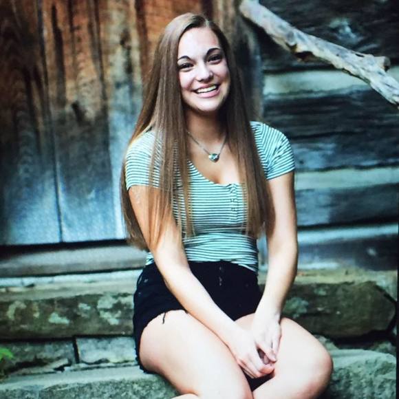 Meet your Posher, Cara - Picture 1 of 1