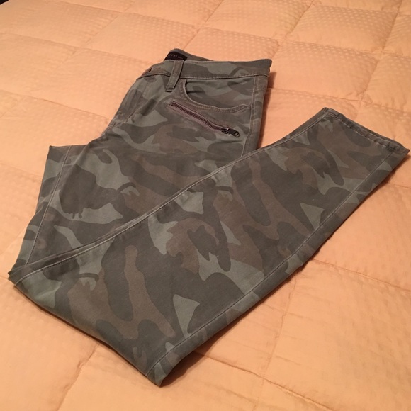 "NEW" Rock & Republic camouflage Skinny Jean