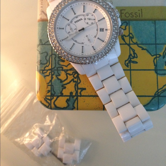 🔴SOLD🔴 FOSSIL Stella watch white💥(like new)! - Picture 2 of 4