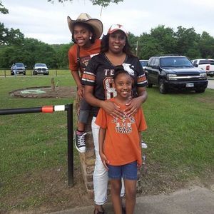 Meet your Posher, Gemelda