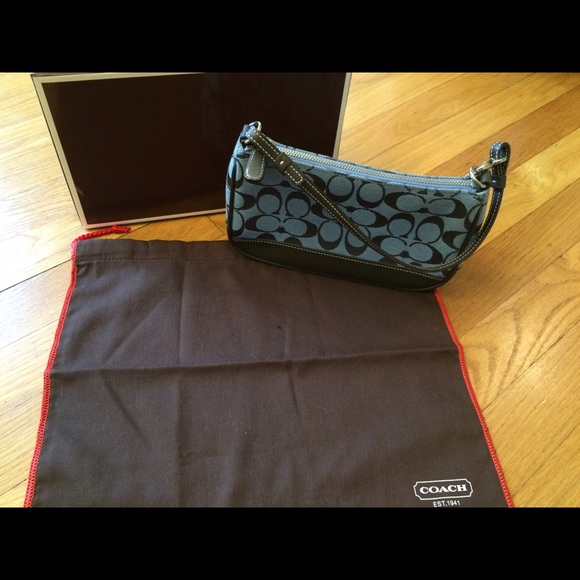 Coach Handbags - 🎉final reduction🎉 Brand new Coach Demi