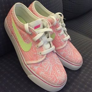 Nike Mini Sneaker