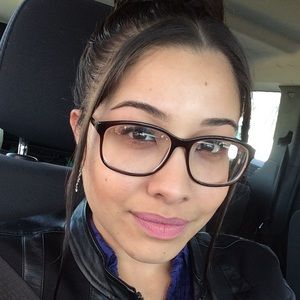 Meet your Posher, Reina