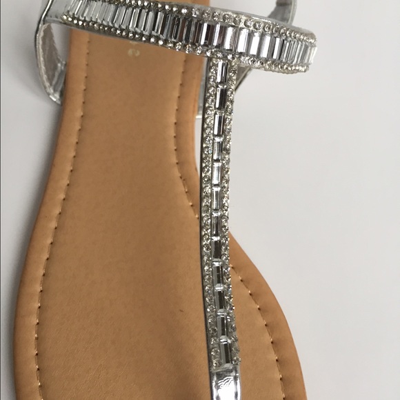 Rhinestone & Silver Thong Sandals Size 10 *NEW* - Picture 2 of 4