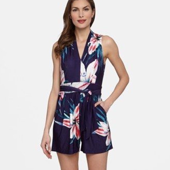 Women's v-neck Romper-only worn 1 time-like new