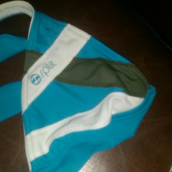 Split Bikini - Picture 2 of 3