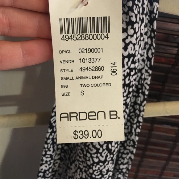 Arden B Backless Halter Top - Picture 3 of 4