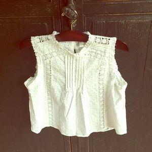 Beautiful lace crop blouse by Forever 21