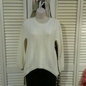 🎉Hp 11-27🎉 Yummy Soft cable knit sweater!