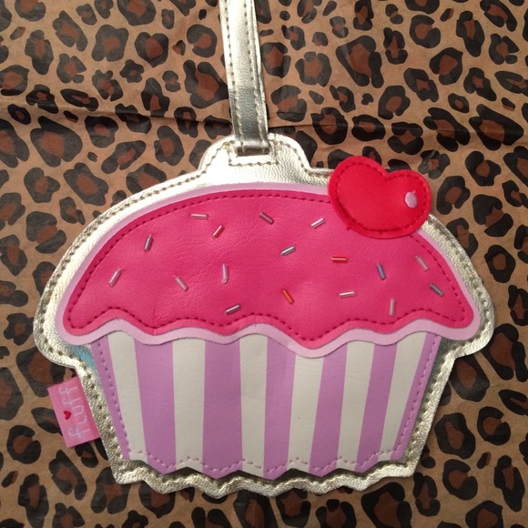 Fluff Cherry Cupcake Bag Tag - Picture 1 of 2