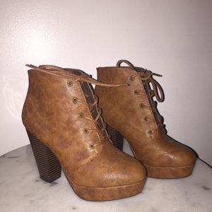 Block heel boots